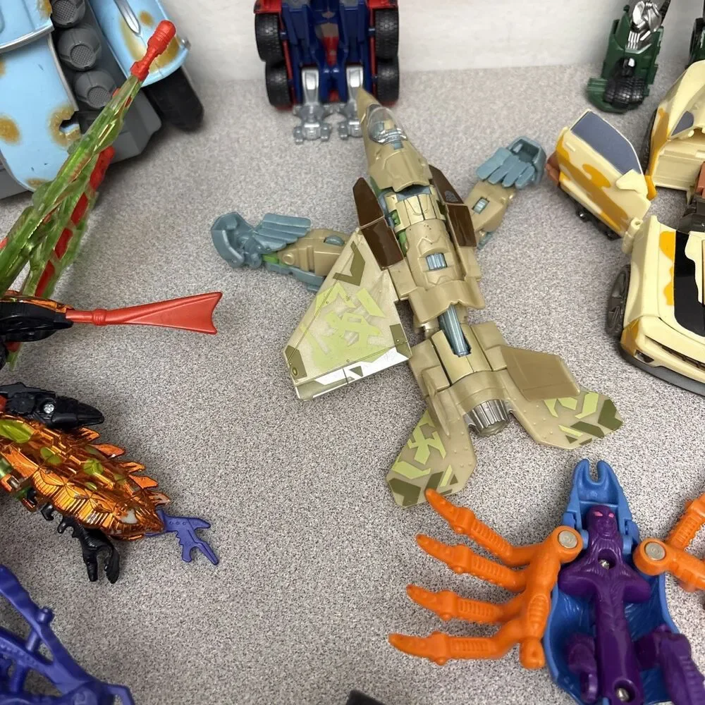 Transformers Lot of Incomplete Figures For Parts Pieces - As Is lot